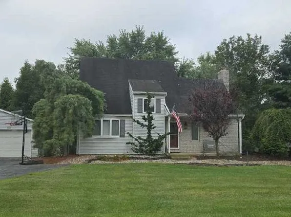 1818 Meadows Rd, Hellertown, PA 18055