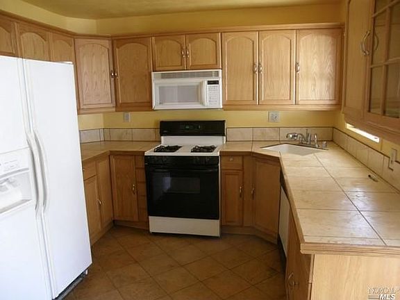 4th image of 91 Bellevue Ave