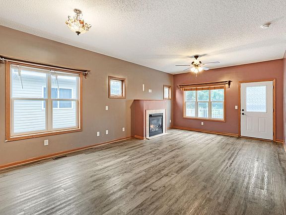 5th image of 645 Tiffany Ln