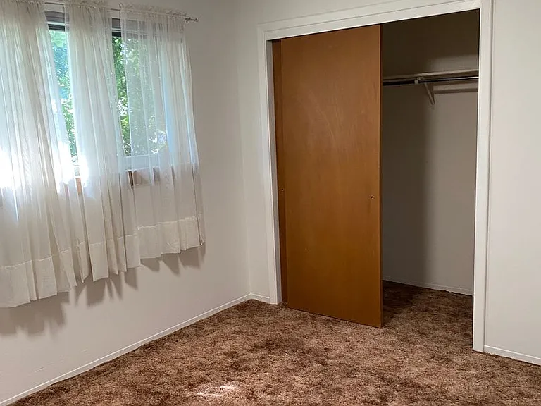 675 Ithaca Dr — Photo 22
