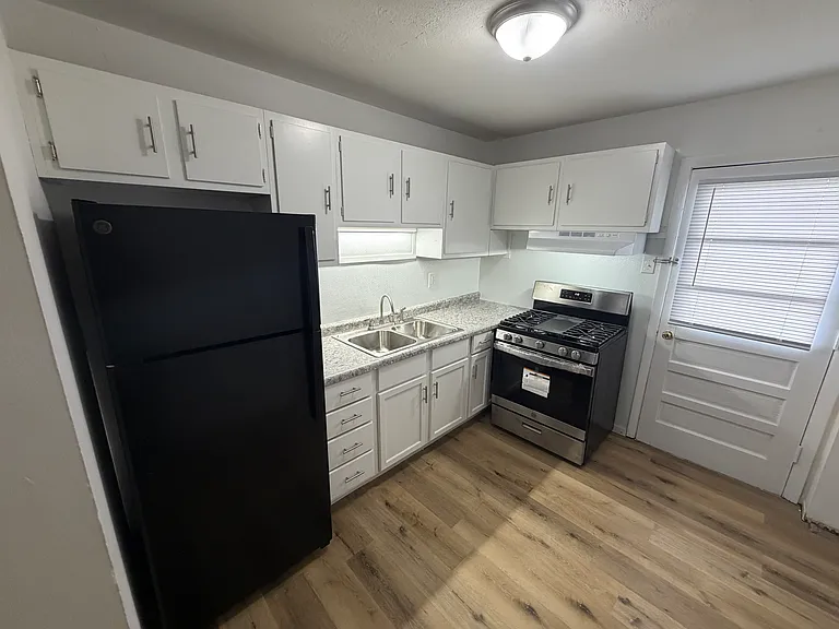 1013 Saint Paul Ln #3 — Photo 3