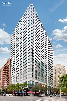 Sold by Sotheby's International Realty | media 1