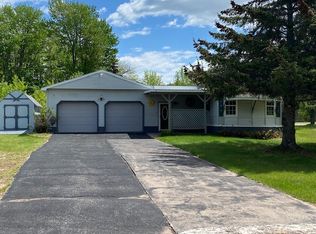 533 Meadowbrook Ln, Marquette, MI 49855