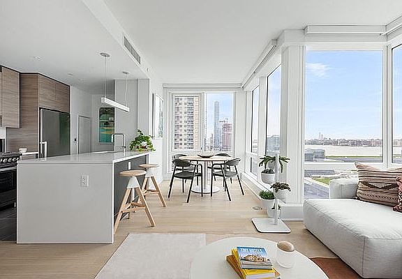 5th image of 555 38th St APT 1903