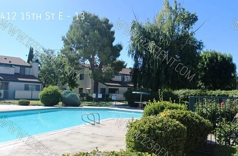 44412 15th St E #13 — Photo 15