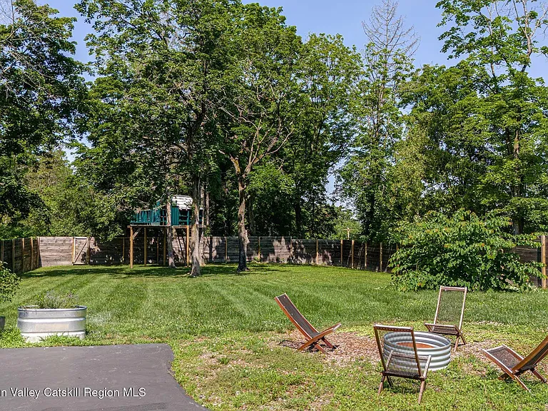 37 Harry Howard Ave — Photo 20