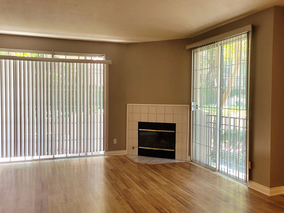 Living room with entrance to the patio