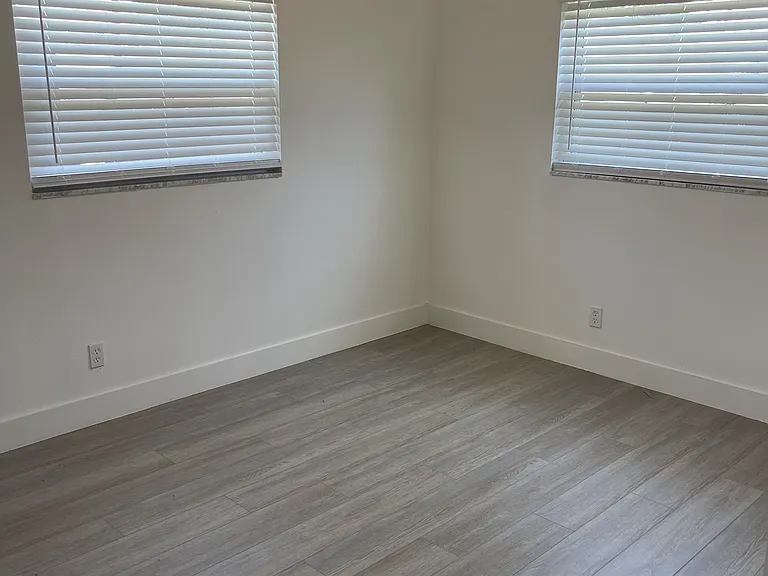 second bedroom entrance.