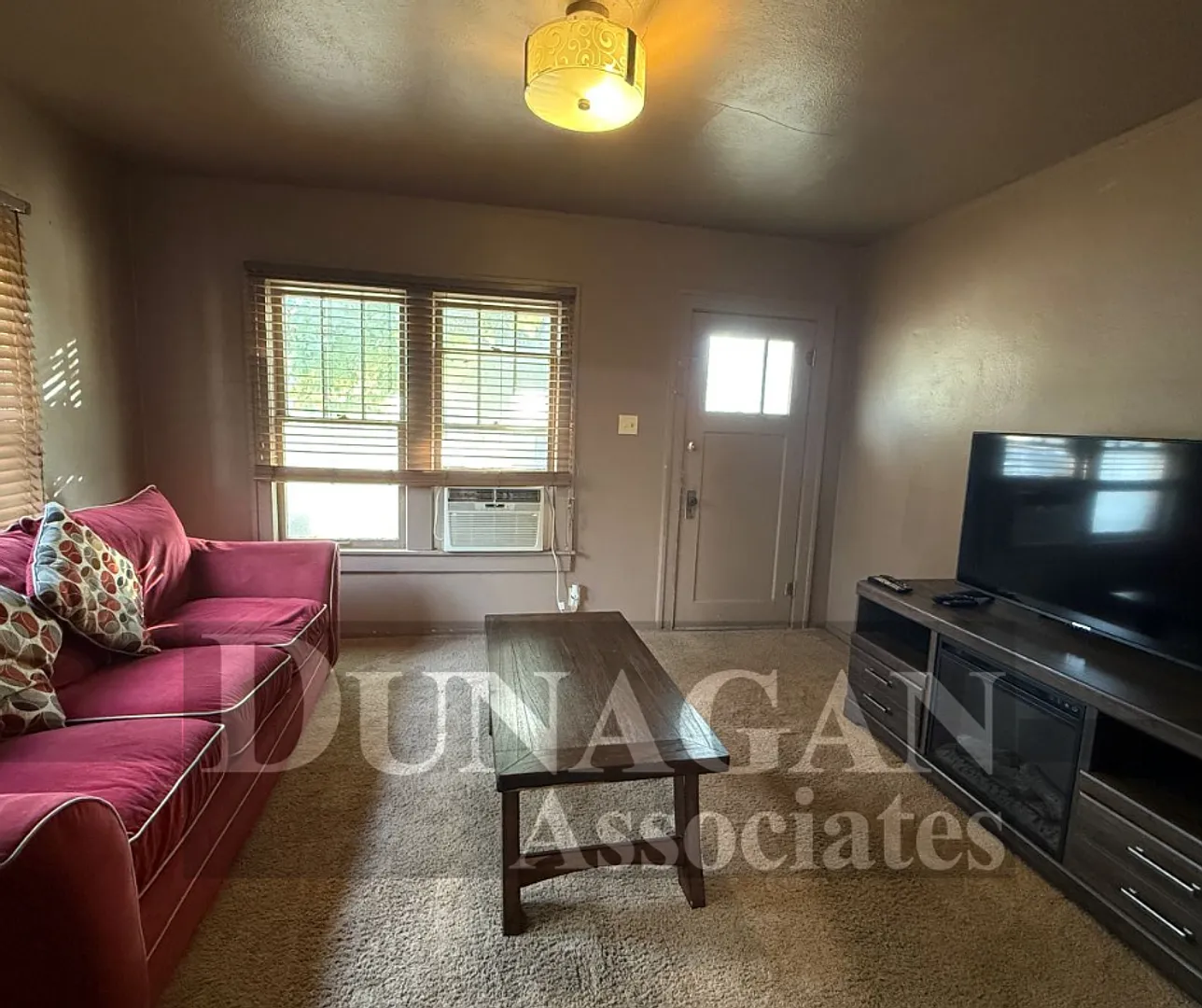 All Bills Paid, Fully Furnished 1 Bed/1bath! — Photo 2