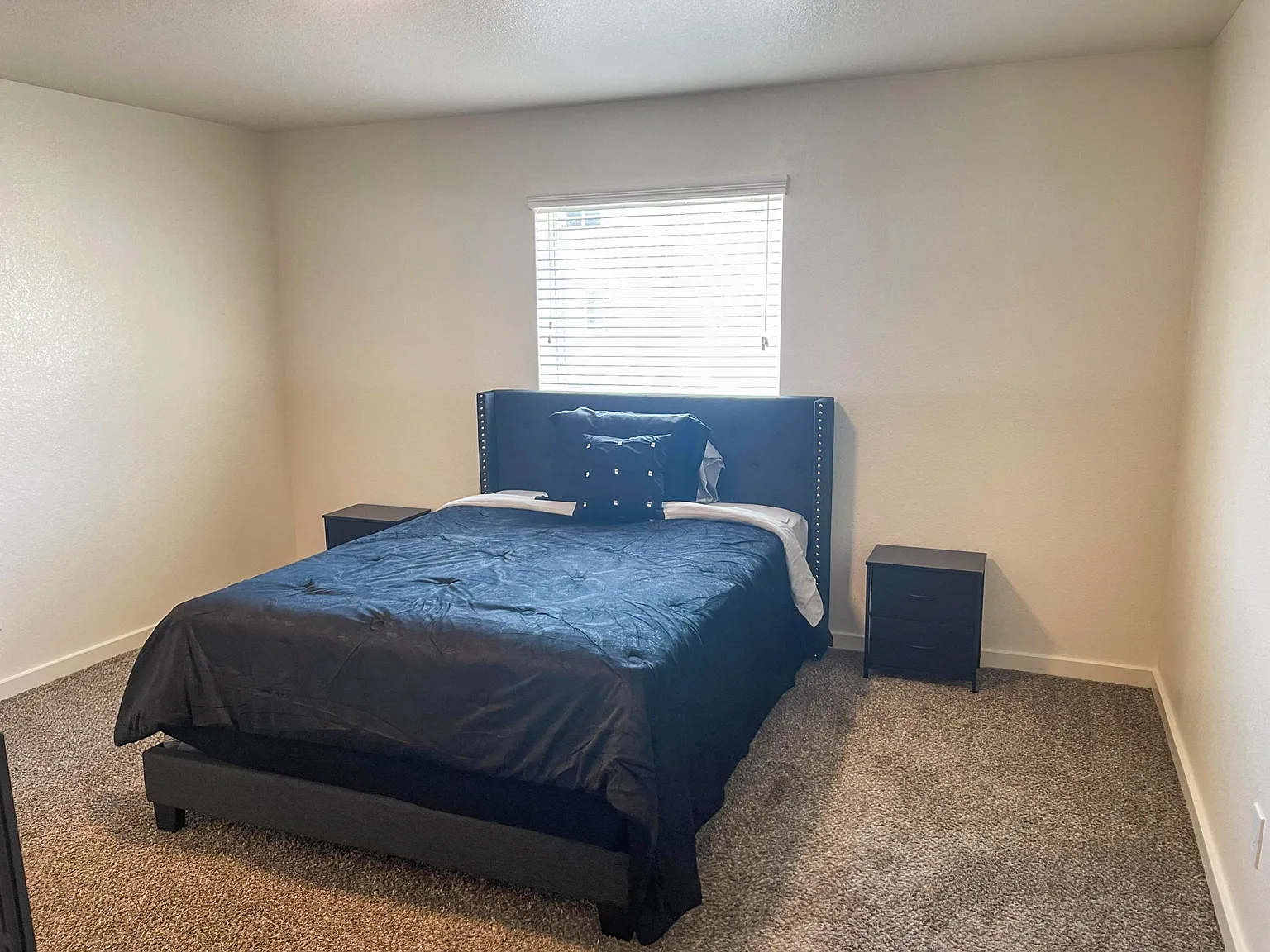 3 bed, 2.5 bath, 1688 sqft, $1,390 — Photo 3