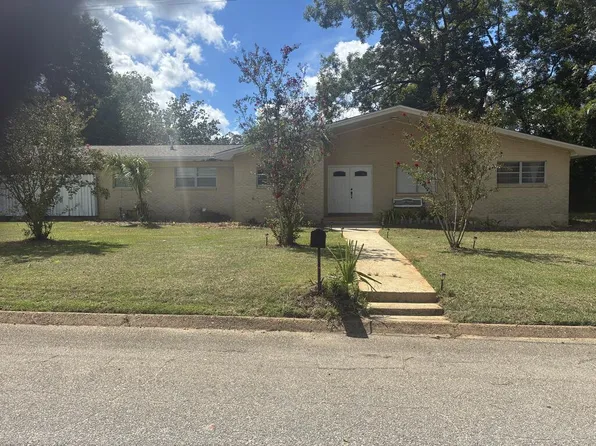 68 S Edwards St, Newton, AL 36352