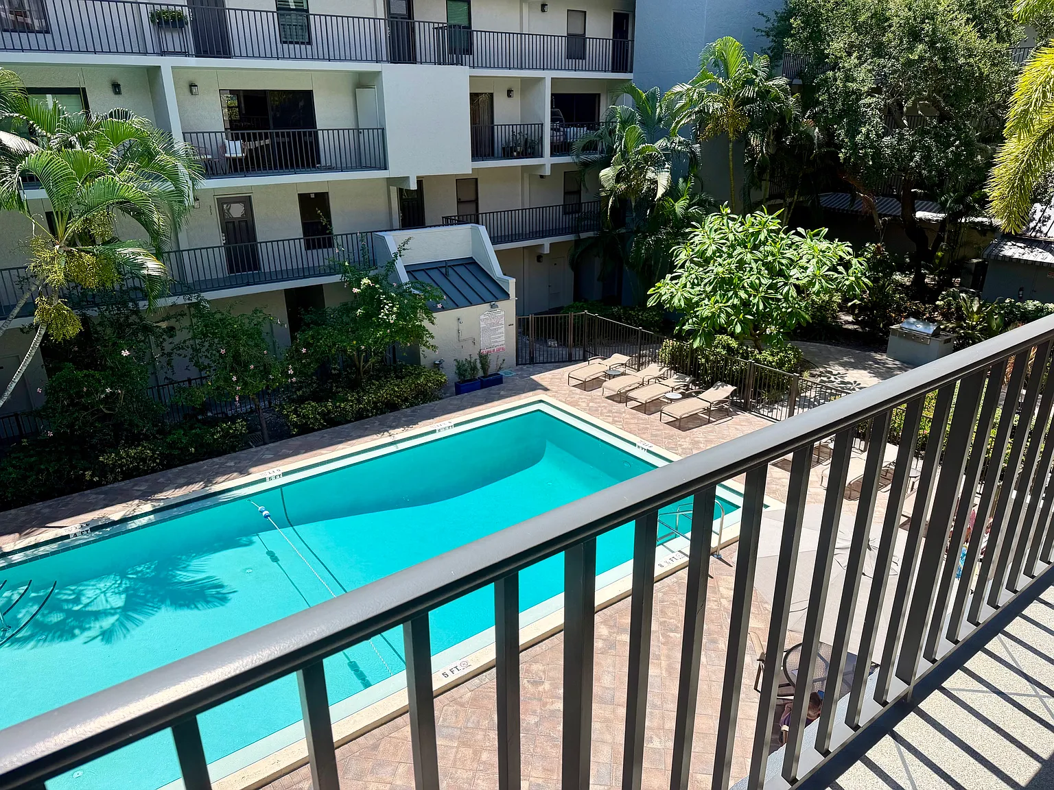 2 bed, 1.5 bath, 1035 sqft, $2,995 — Photo 3