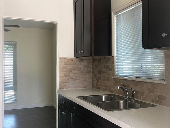 5th image of 230 N Hollenbeck Ave
