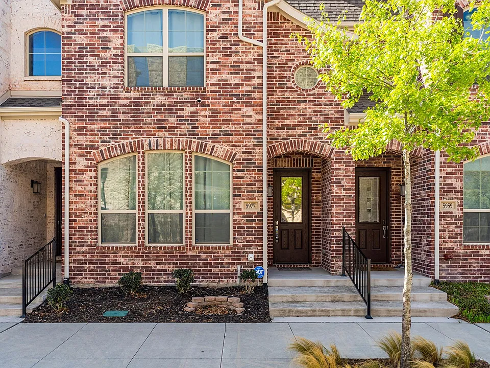 5977 Page St