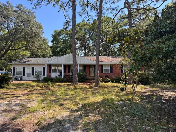 10 Walnut Ave, Shalimar, FL 32579