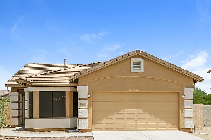 3 bed, 2.0 bath, 1186 sqft, $1,700 — Photo 1
