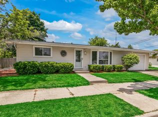 4130 Saint Clair St, Racine, WI 53402