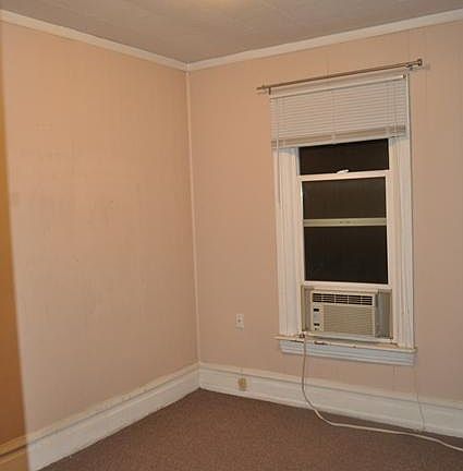4th image of 1024 E Linden Ave
