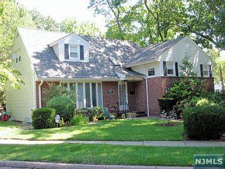 4 bedroom spacious split level