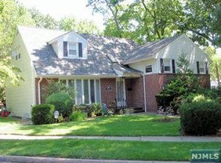 1199 Pershing Cir, Teaneck, NJ 07666