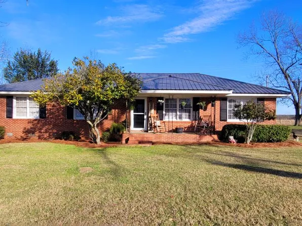 518 N Jones St, Doerun, GA 31744