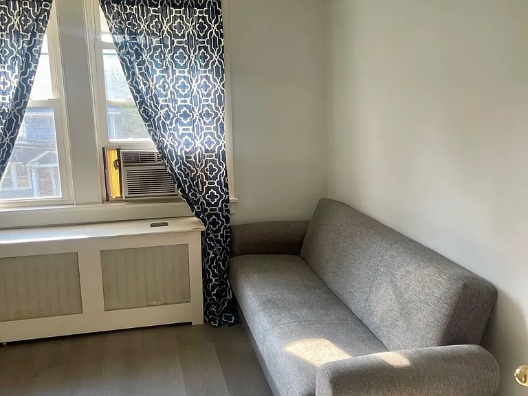 2145 Parkview Ave #2 — Photo 8