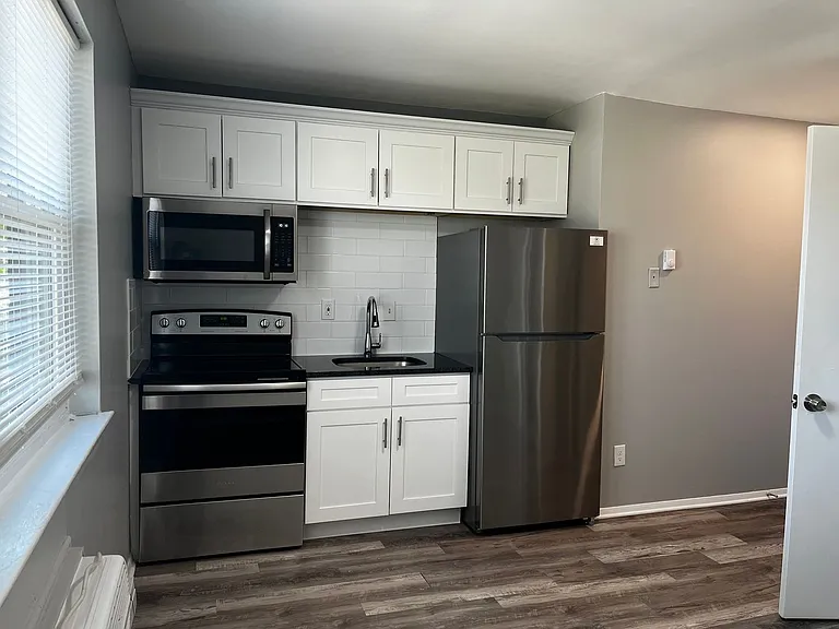 21 Davis Ave — Photo 9