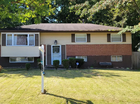 5611 Helmont Dr, Oxon Hill, MD 20745