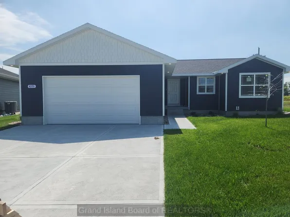 4375 Dawn St, Grand Island, NE 68803