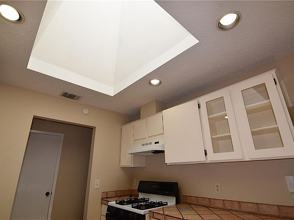5th image of 2404 Burly Oak Dr