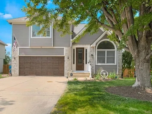 5642 Brownridge Rd, Shawnee, KS 66218