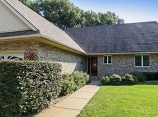 1942 Brierwood Ln, Port Byron, IL 61275