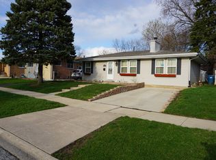 14527 Tripp Ave, Midlothian, IL 60445