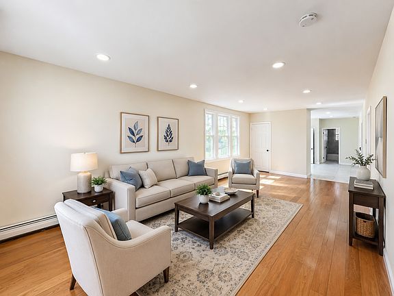 3rd image of 16 Fleming Ave #16
