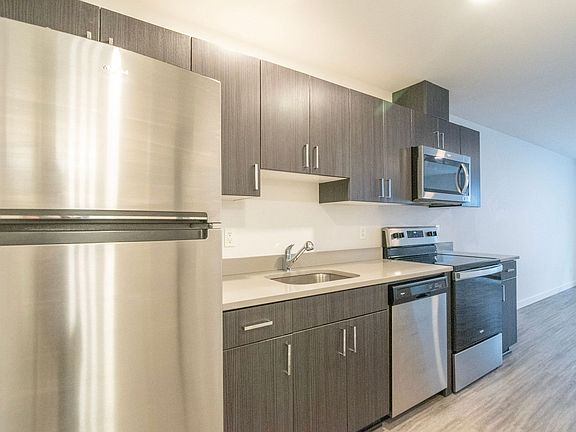 3rd image of 4626 N Maryland Ave #307