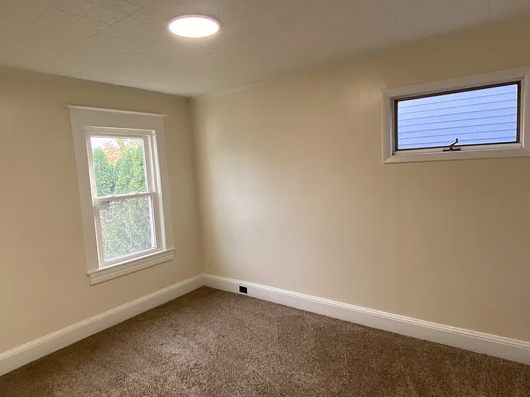 359 Wright Ave — Photo 3