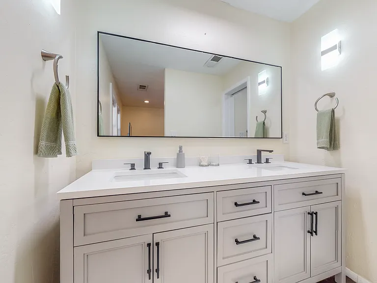 2810 Carolina St NE — Photo 12