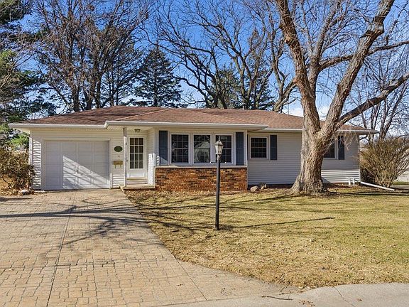 2nd image of 124 Michelle Dr