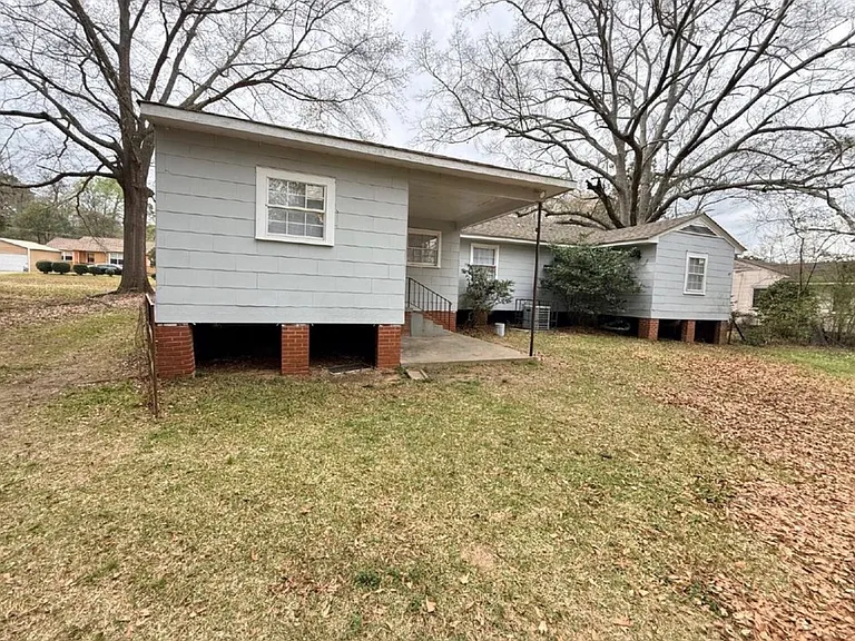 4170 Plaza St — Photo 4
