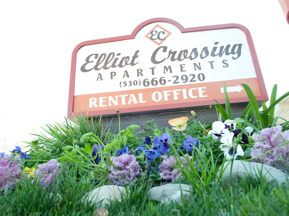Elliot Crossing