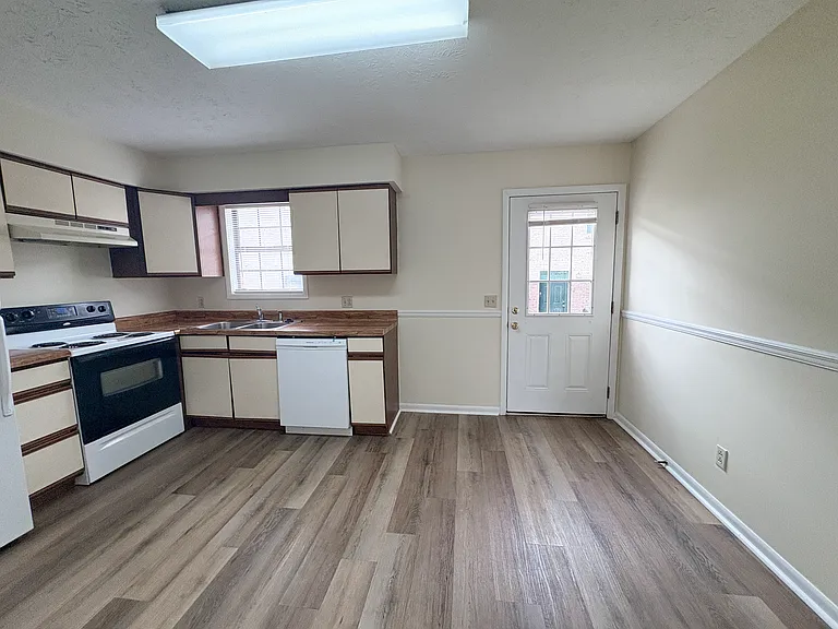 1840 Summerhaven Ave #2 — Photo 3