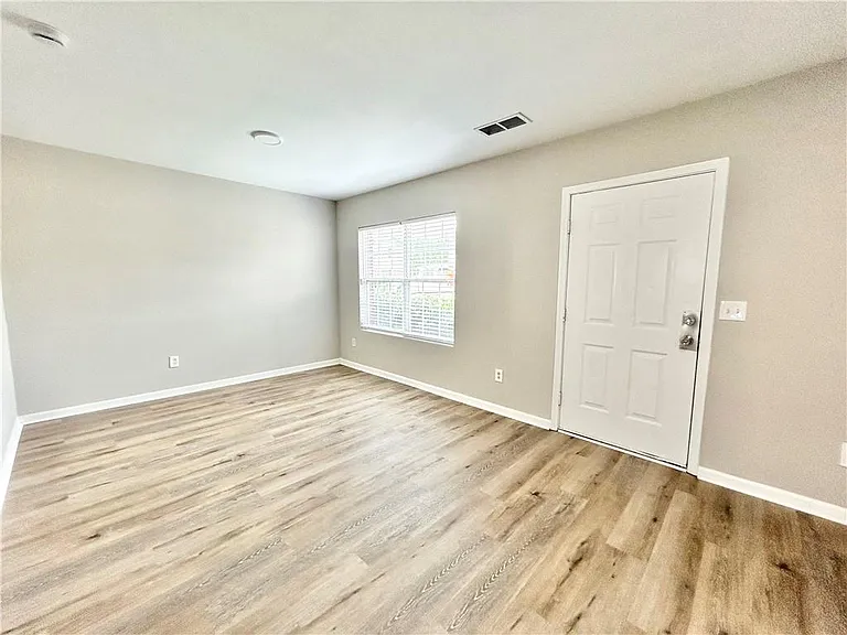 736 Wheel House Ln #B — Photo 2
