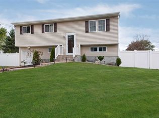 1591 Church St, Holbrook, NY 11741