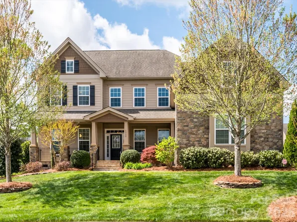 8460 Penton Pl, Harrisburg, NC 28075