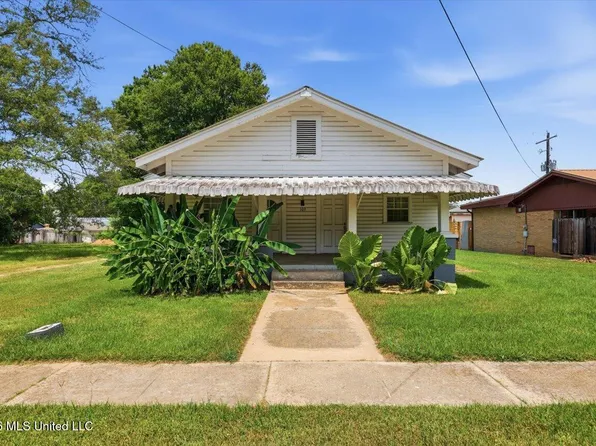 109 W Bell Ave, Mendenhall, MS 39114