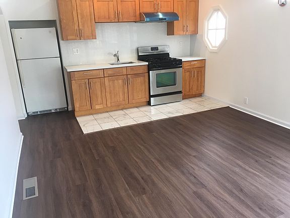 3rd image of 1487-1491 Oakdale Ave