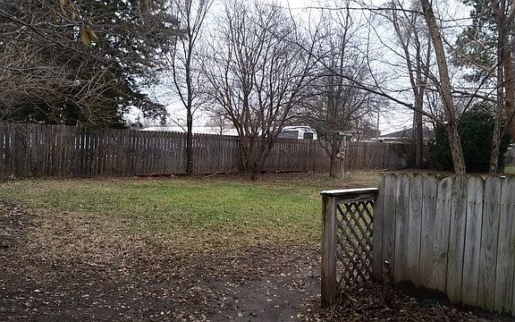 2nd image of 2407 Van Wie Ave