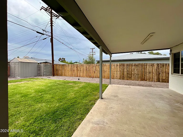 2914 N 49th Ave — Photo 19