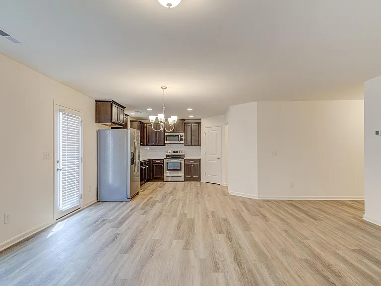 2820 Killian Ct — Photo 6
