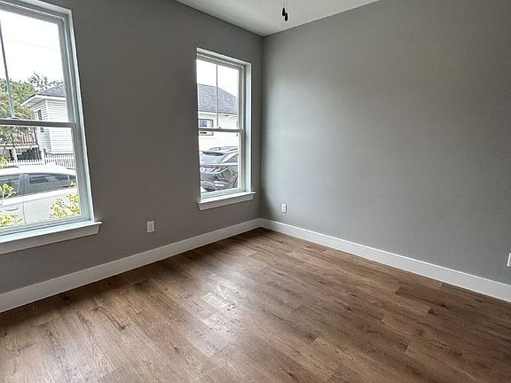 5th image of 1671 Adams St